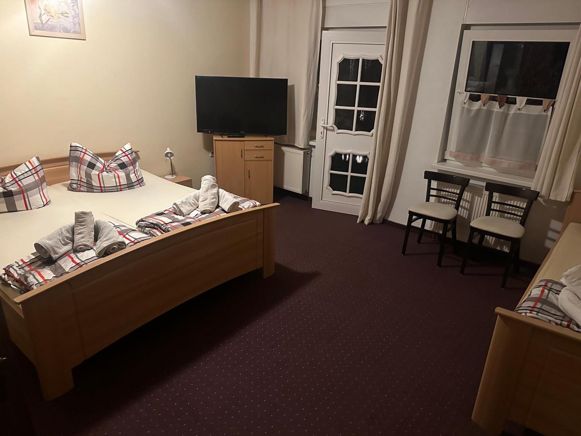 Motel Zur Festwiese Gierstadt Экстерьер фото
