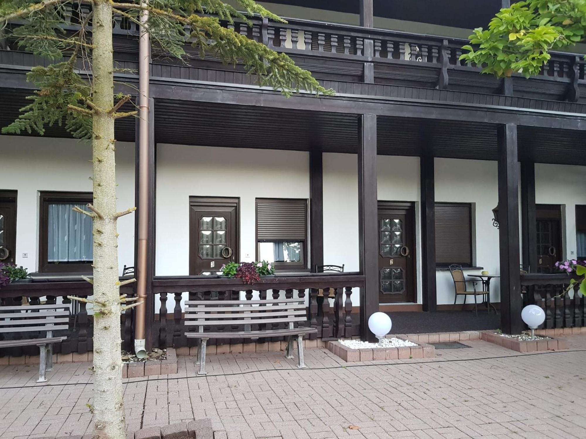 Motel Zur Festwiese Gierstadt Экстерьер фото