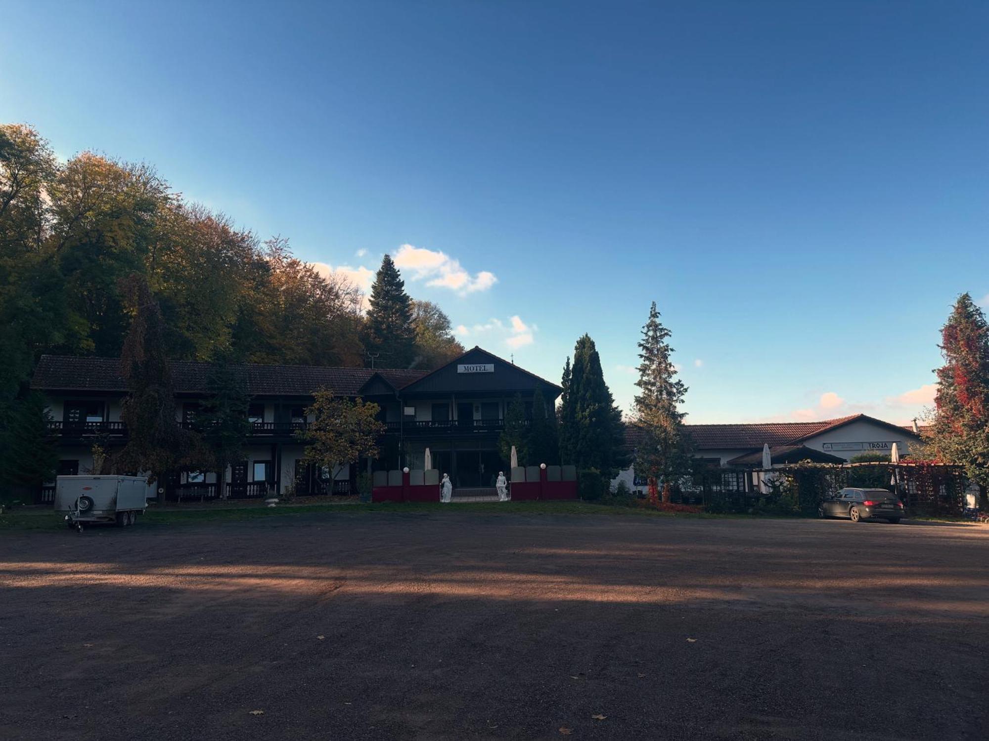 Motel Zur Festwiese Gierstadt Экстерьер фото