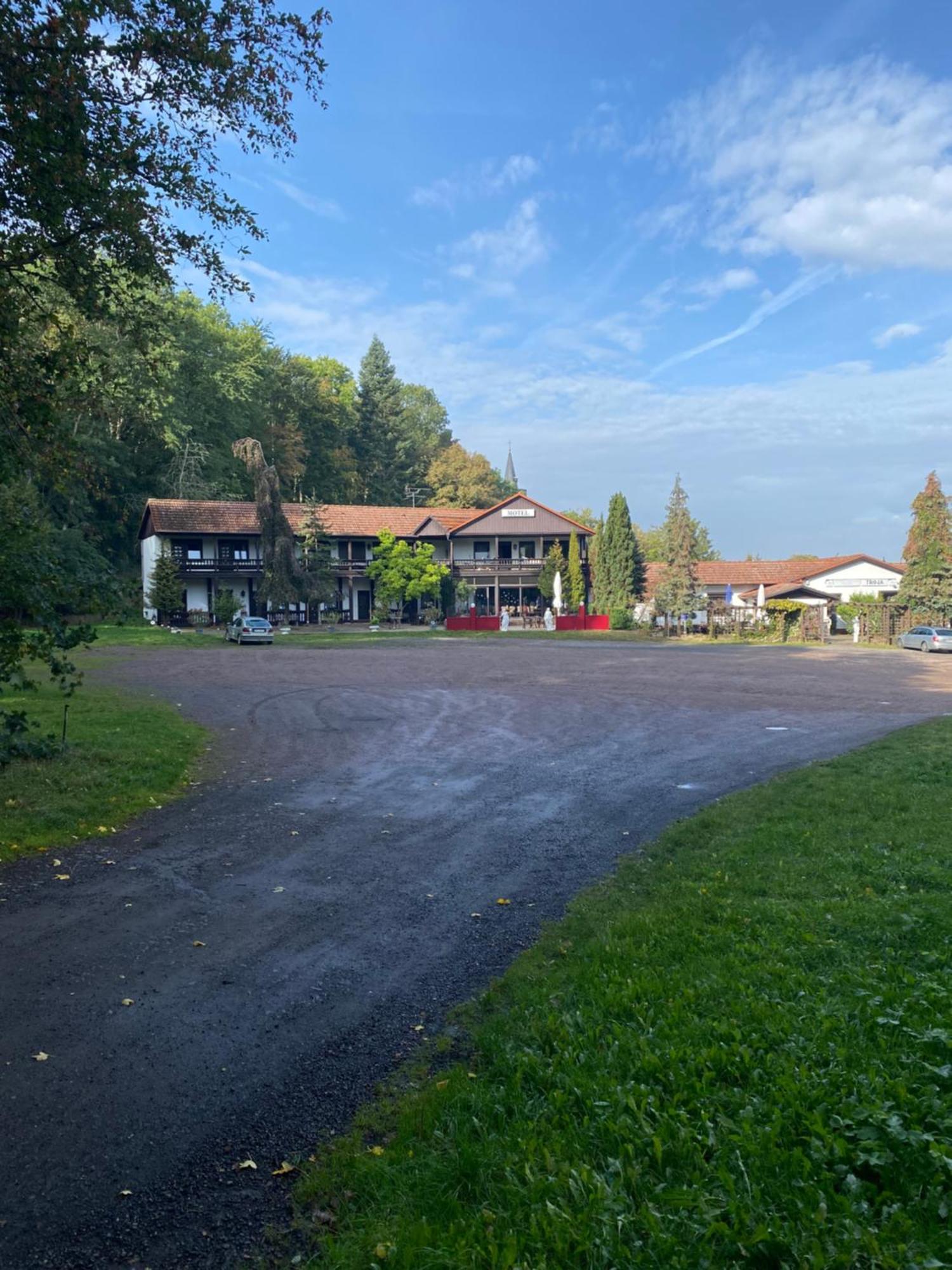 Motel Zur Festwiese Gierstadt Экстерьер фото