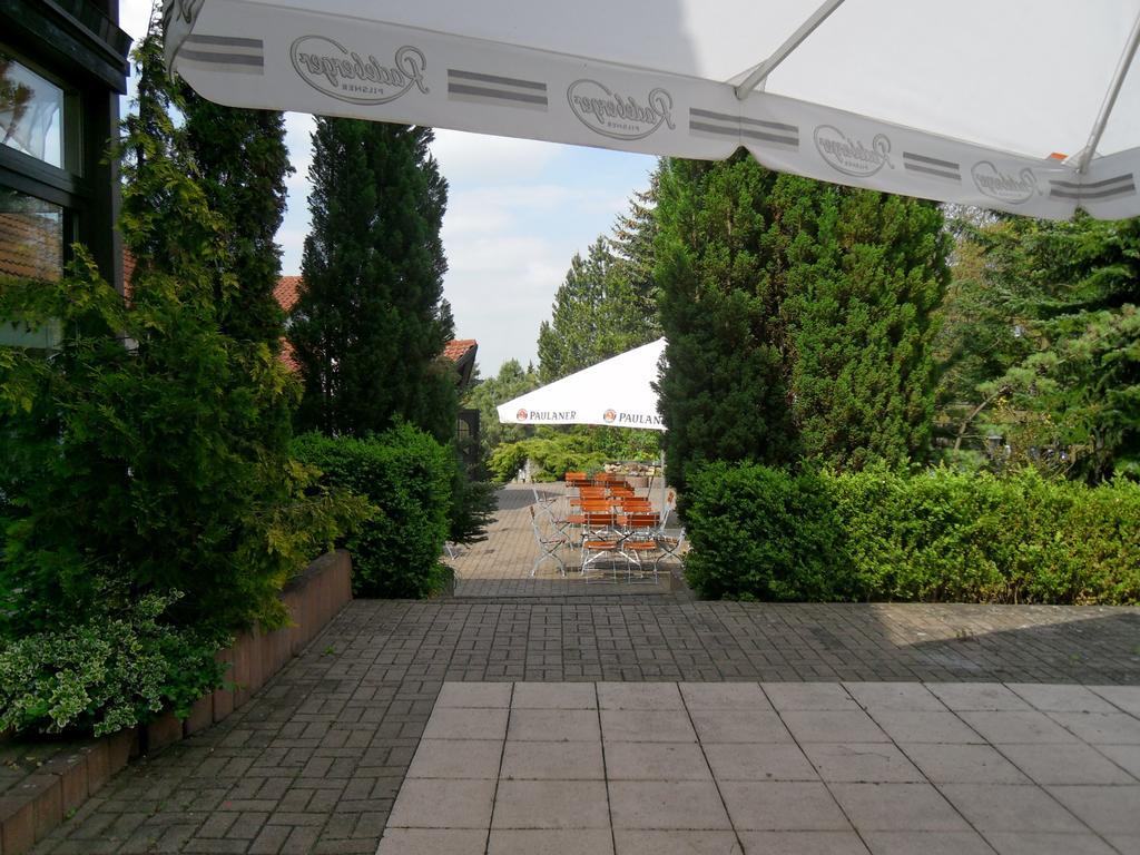 Motel Zur Festwiese Gierstadt Экстерьер фото