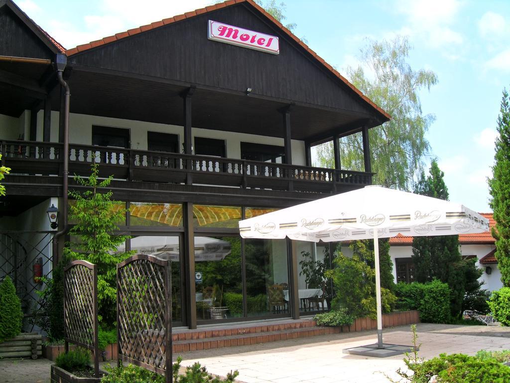 Motel Zur Festwiese Gierstadt Экстерьер фото