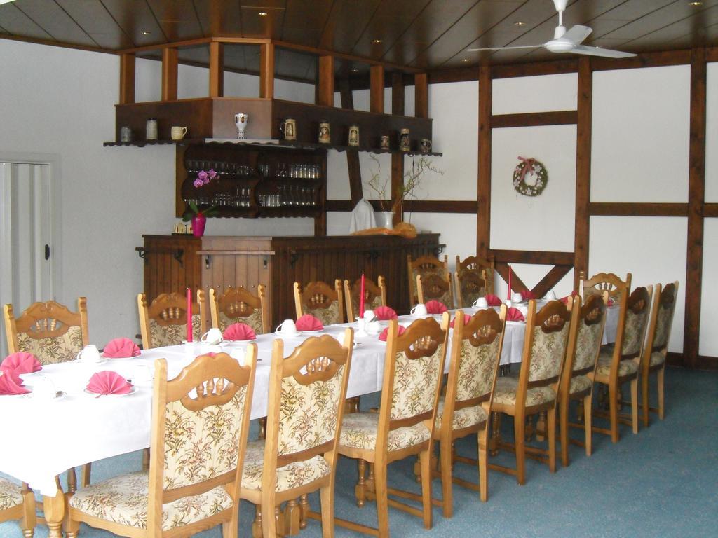 Motel Zur Festwiese Gierstadt Экстерьер фото