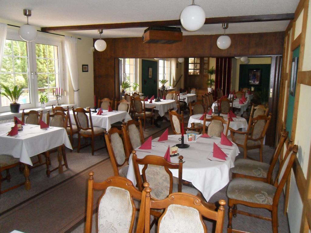 Motel Zur Festwiese Gierstadt Экстерьер фото