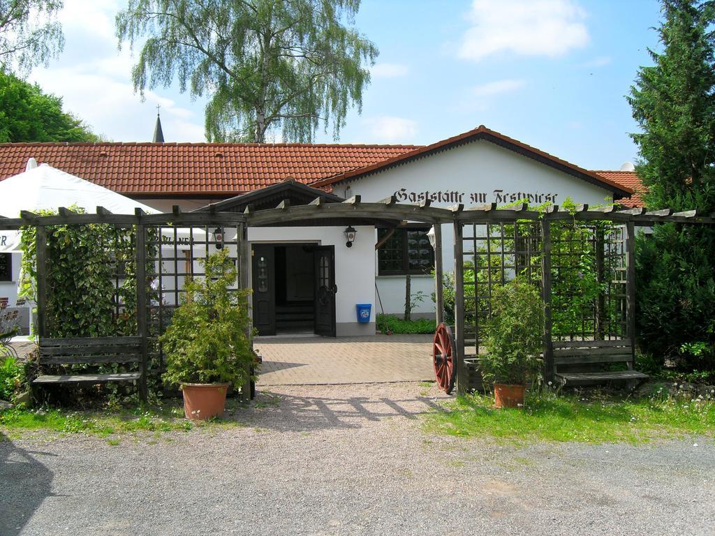 Motel Zur Festwiese Gierstadt Экстерьер фото