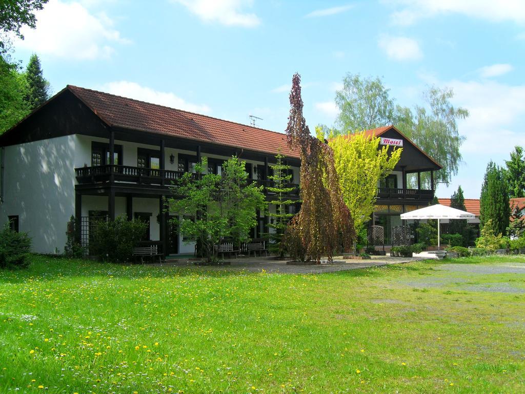 Motel Zur Festwiese Gierstadt Экстерьер фото