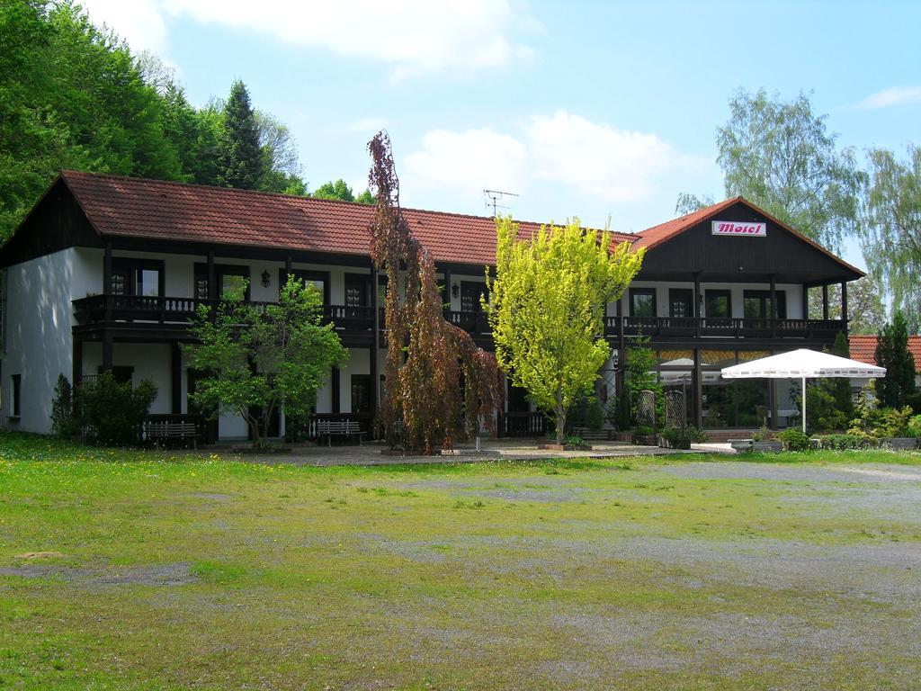 Motel Zur Festwiese Gierstadt Экстерьер фото