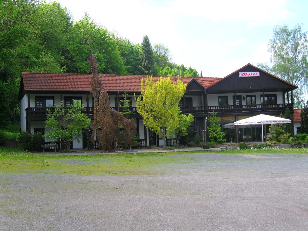 Motel Zur Festwiese Gierstadt Экстерьер фото