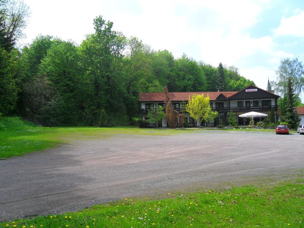 Motel Zur Festwiese Gierstadt Экстерьер фото
